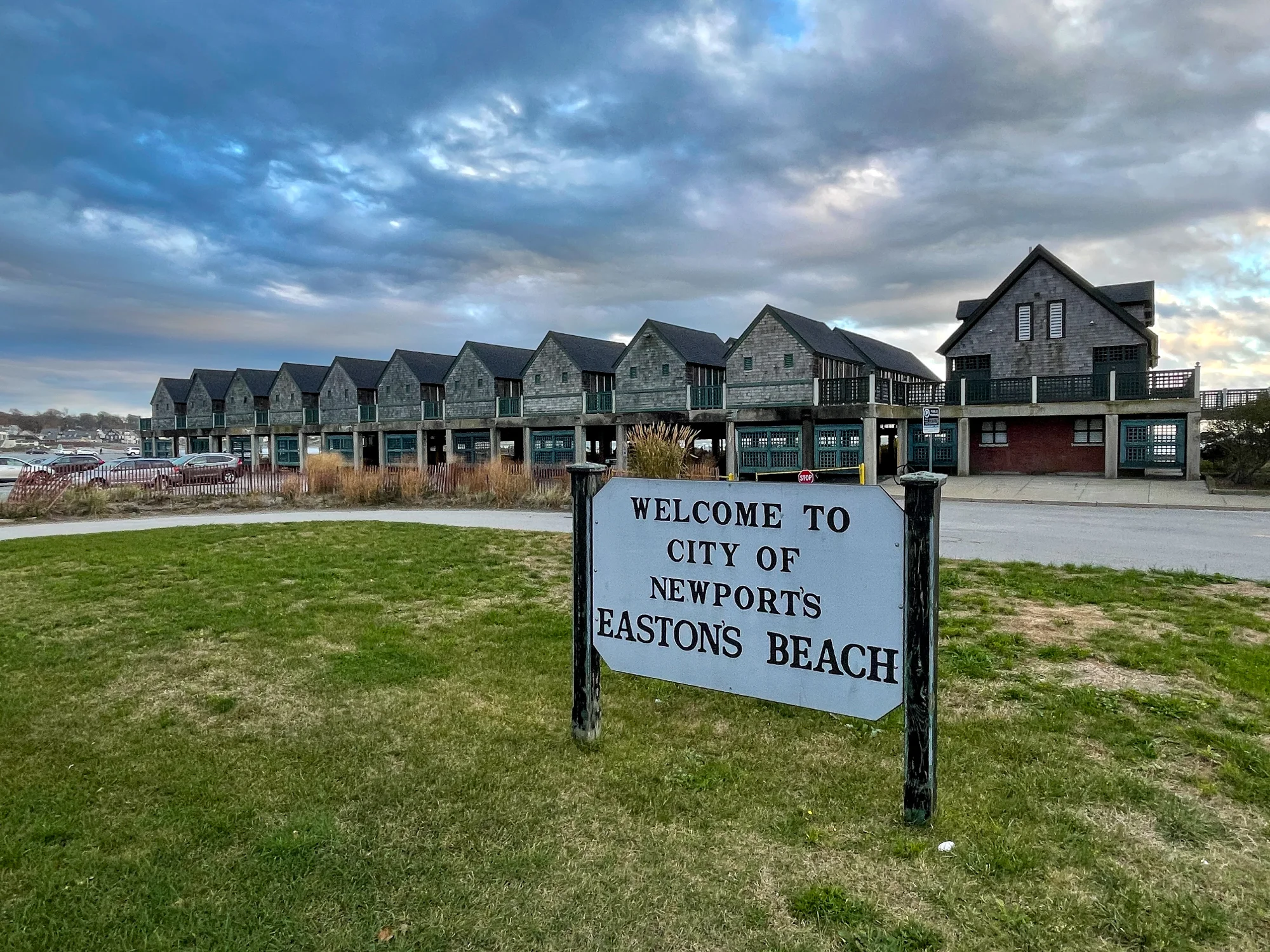 Newport RI Beaches: A Local Guide to Every Beach (Public, Private & Parking)